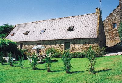 Parc des Fleurs Petunia Cottage pool playground games room gym Malguenac Pontivy